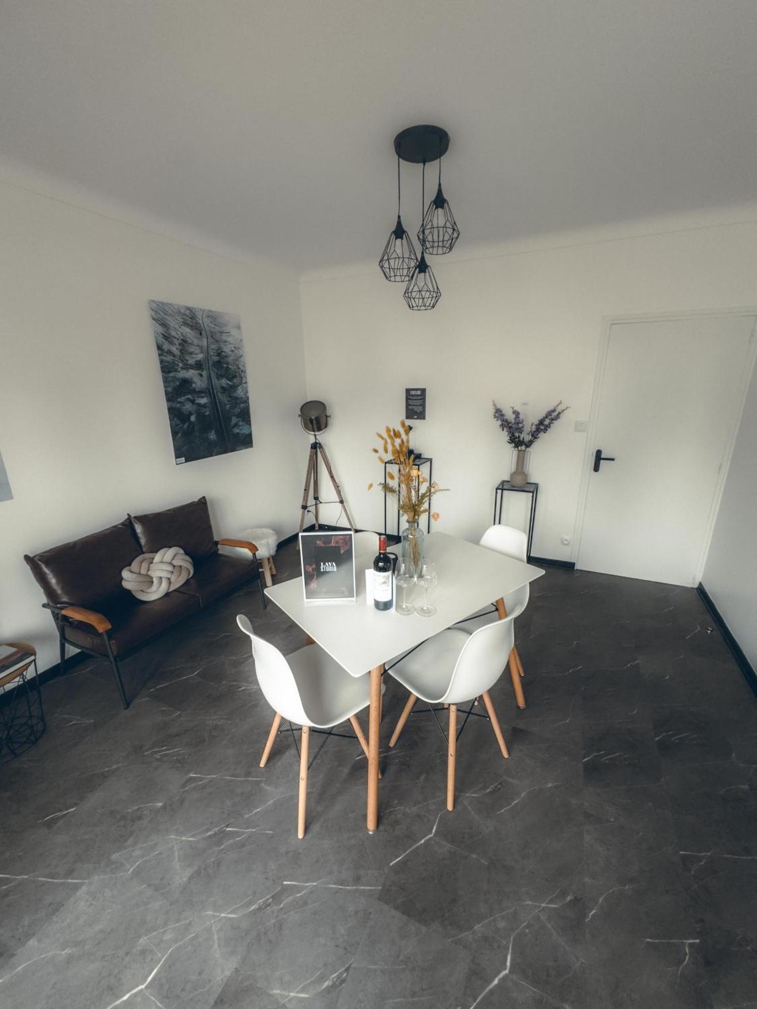 Lava Apartment *